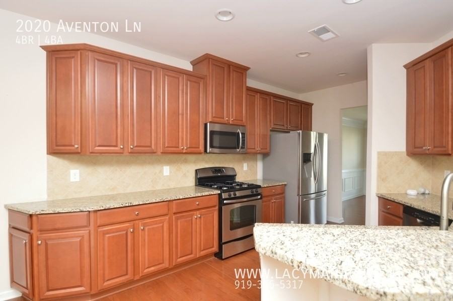 2020 Aventon Ln - Photo 5 of 25