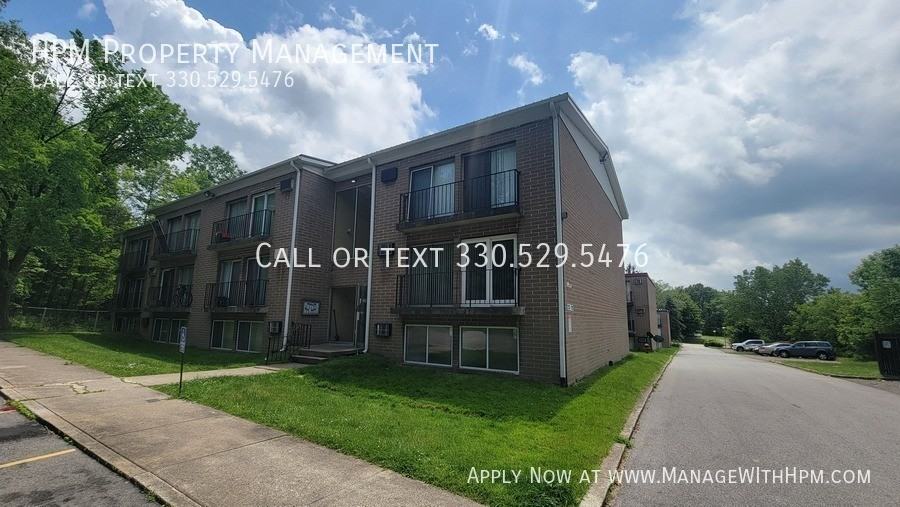 723 E Waterloo Rd #D