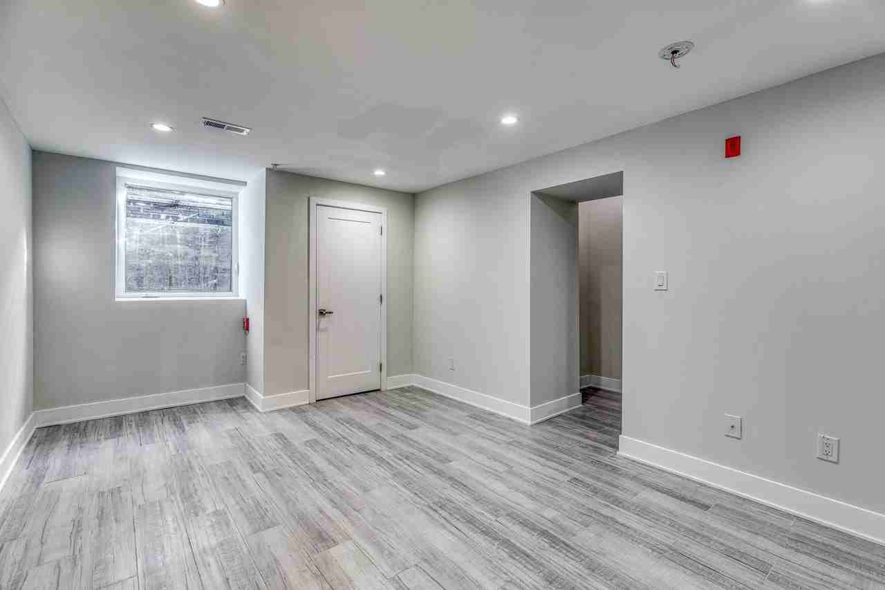 1244 S 20th St #1 - Photo 5 of 33