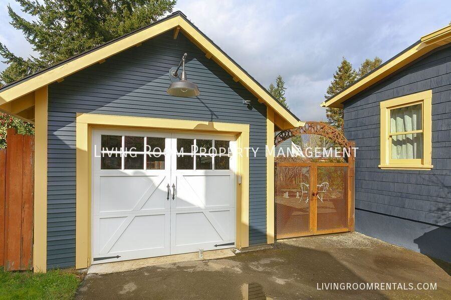 1927 Se Spokane St - Photo 2 of 21