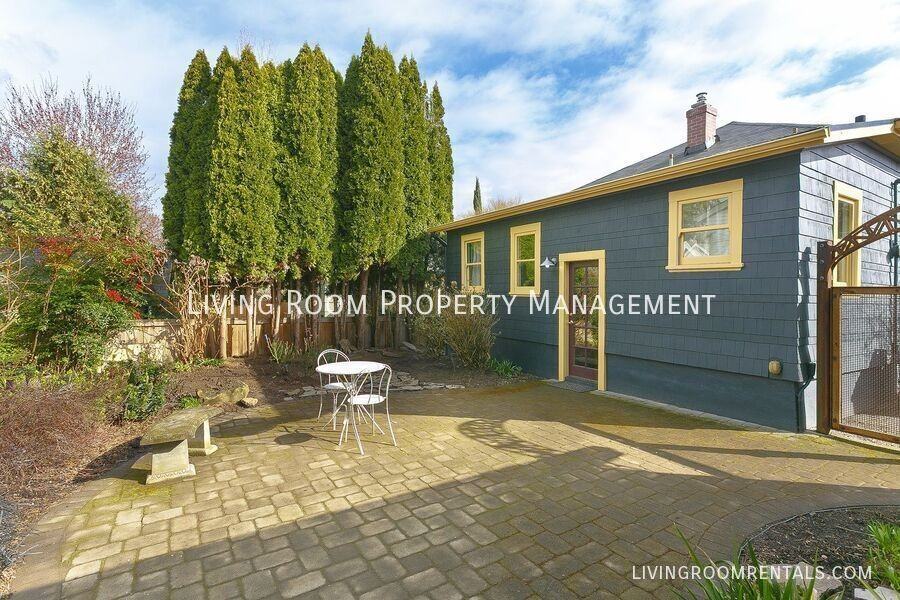 1927 Se Spokane St - Photo 7 of 21