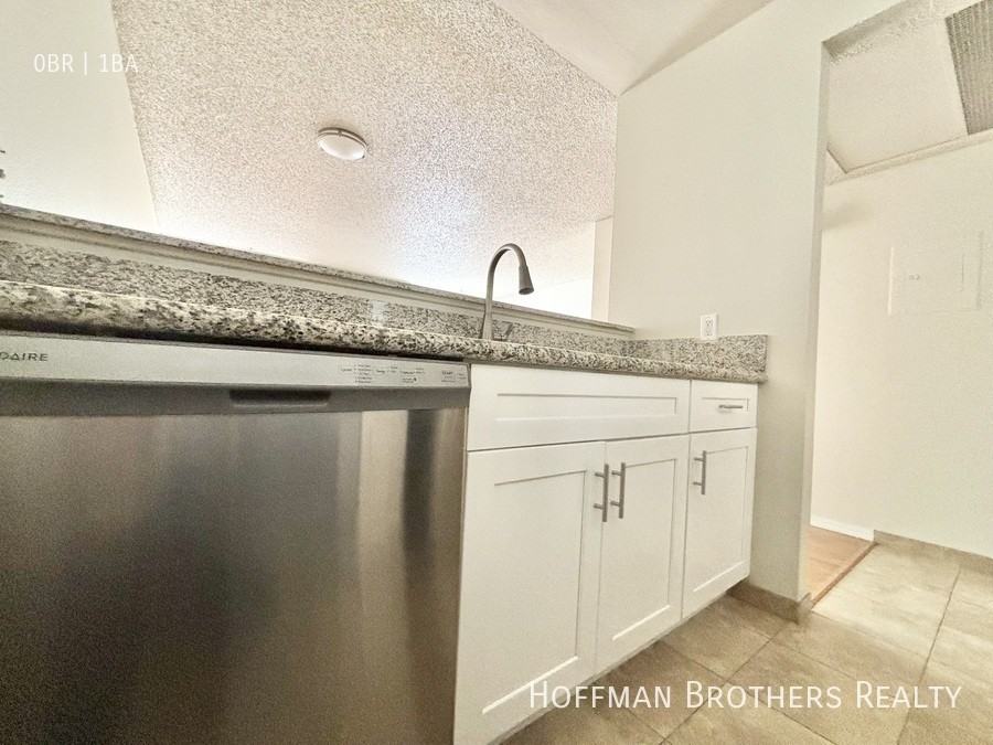 1225 N Cherokee Ave #108 - Photo 4 of 8