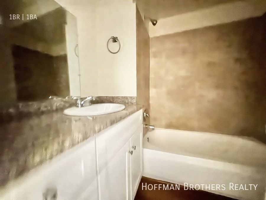 6727 Woodley Ave #12 - Photo 6 of 7