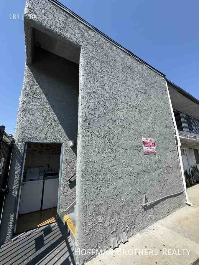 6727 Woodley Ave #12 - Photo 7 of 7