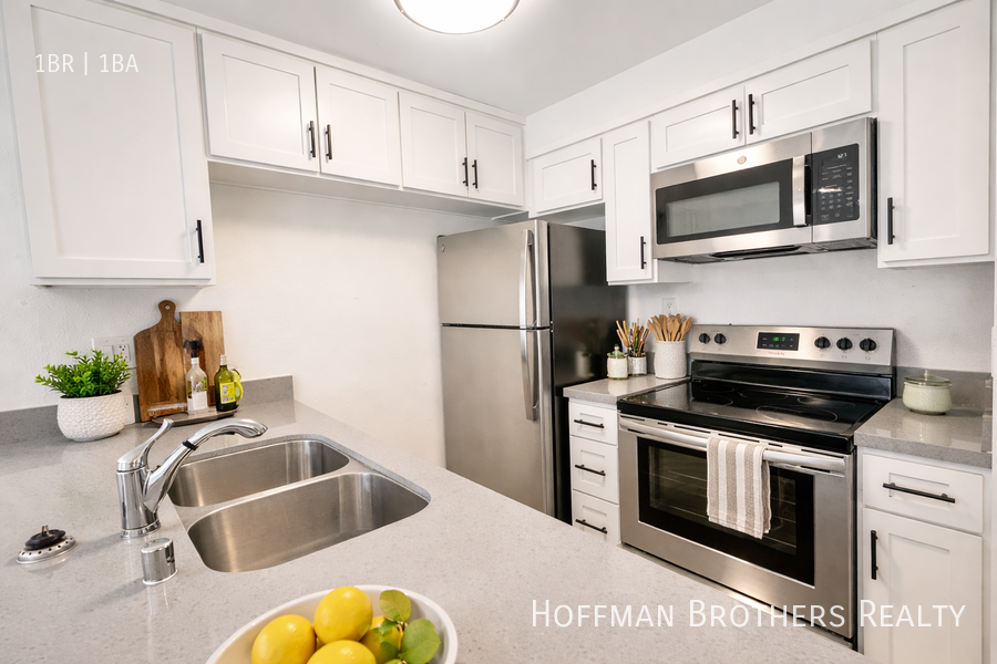 5700 W Olympic Blvd #1 - Photo 2 of 11