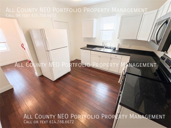 908 Ellsworth Ave - Photo 3 of 12