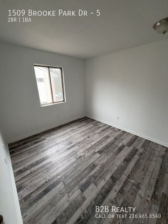 1509 Brooke Park Dr #5 - Photo 2 of 20