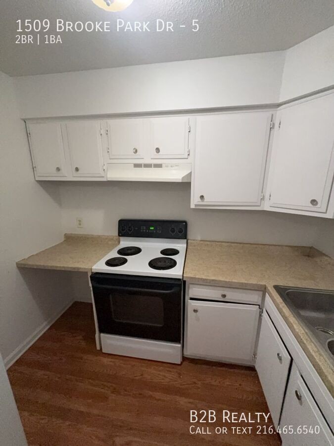 1509 Brooke Park Dr #5 - Photo 5 of 20