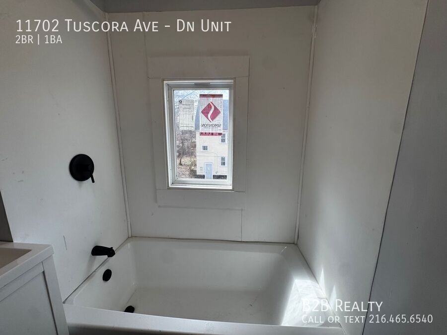 11702 Tuscora Ave - Photo 4 of 28