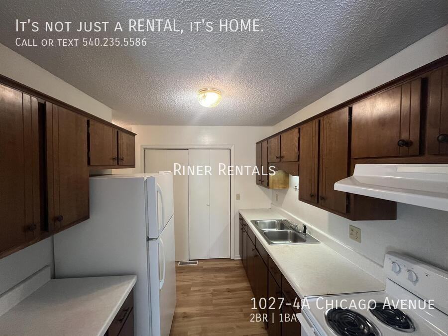 1027 Chicago Ave Apt 4a - Photo 3 of 8