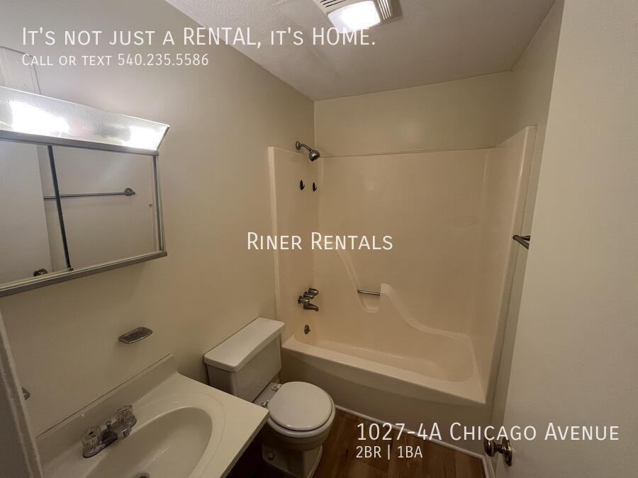 1027 Chicago Ave Apt 4a - Photo 7 of 8