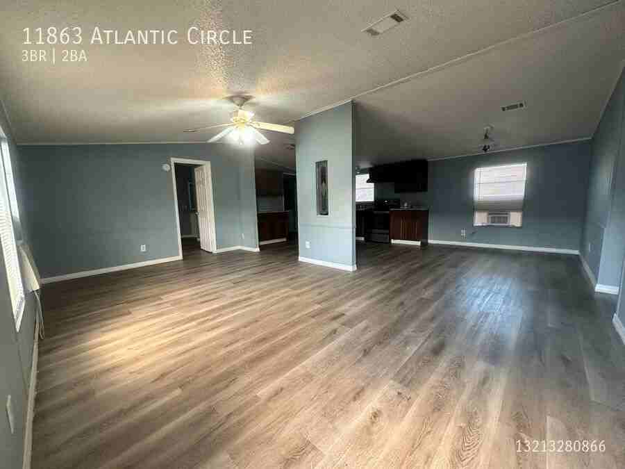 11863 Atlantic Cir - Photo 2 of 21