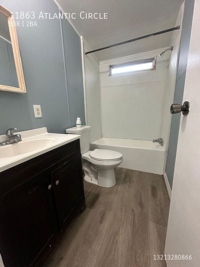 11863 Atlantic Cir - Photo 3 of 21