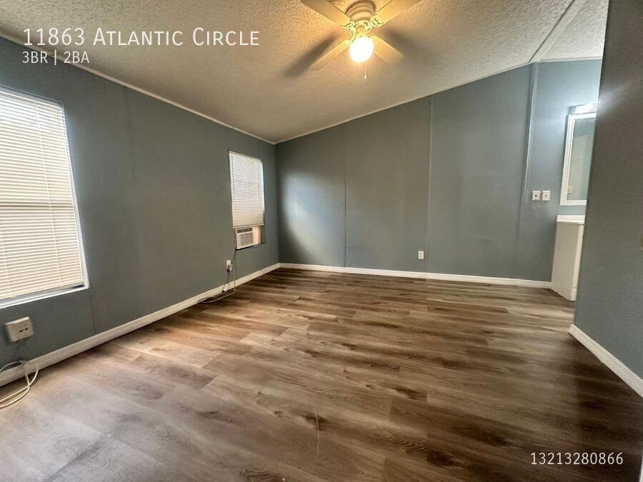 11863 Atlantic Cir - Photo 4 of 21