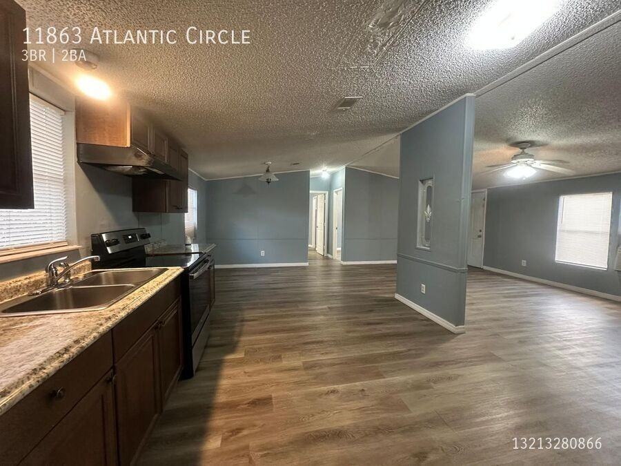 11863 Atlantic Cir - Photo 5 of 21