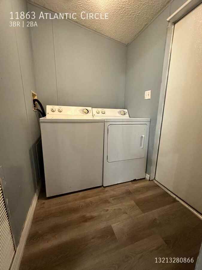 11863 Atlantic Cir - Photo 7 of 21