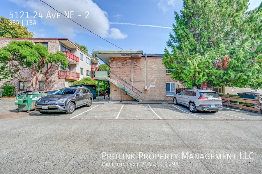 5121 24th Ave Ne #2 - Photo 2 of 14