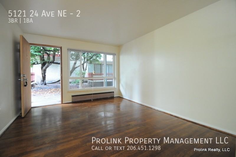 5121 24th Ave Ne #2 - Photo 4 of 14