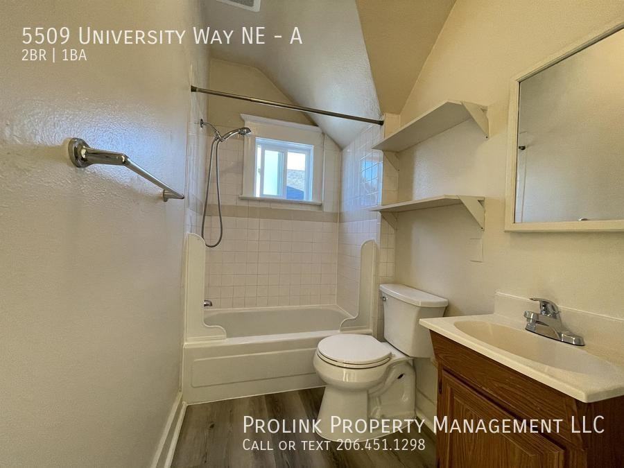 5509 University Way Ne #A - Photo 6 of 12