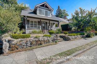 5042 7th Ave Ne - Photo 1 of 1