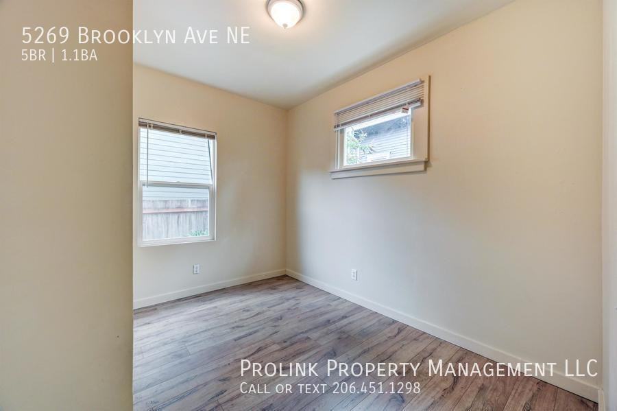 5269 Brooklyn Ave Ne - Photo 7 of 22
