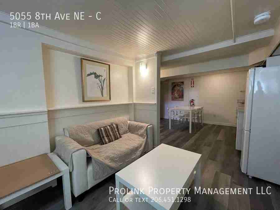 5055 8th Ave Ne #C - Photo 6 of 15