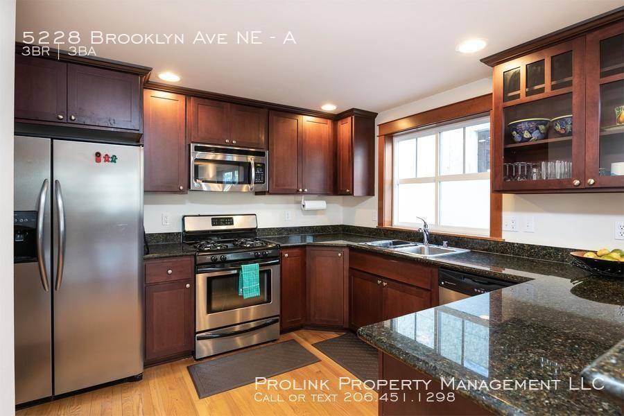 5228 Brooklyn Ave Ne #A - Photo 4 of 34