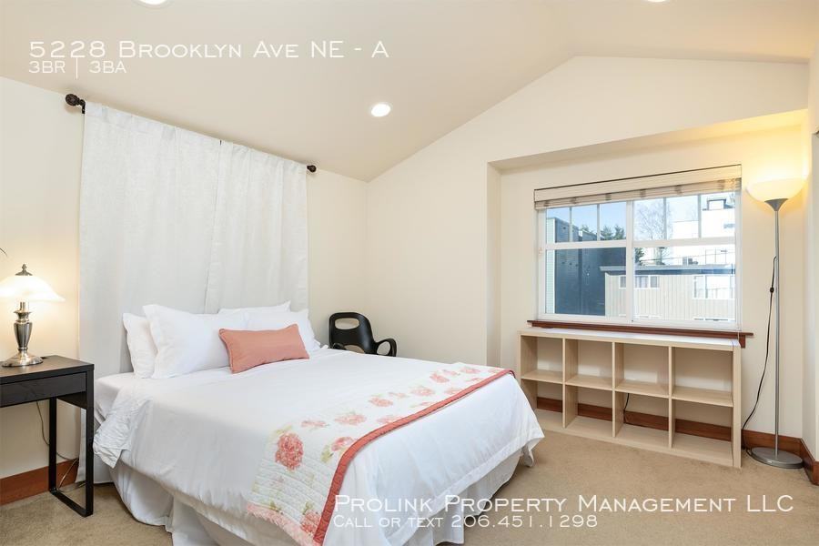 5228 Brooklyn Ave Ne #A - Photo 5 of 34