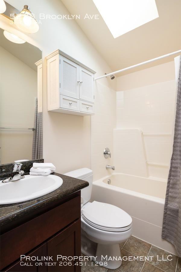 5228 Brooklyn Ave Ne #A - Photo 6 of 34