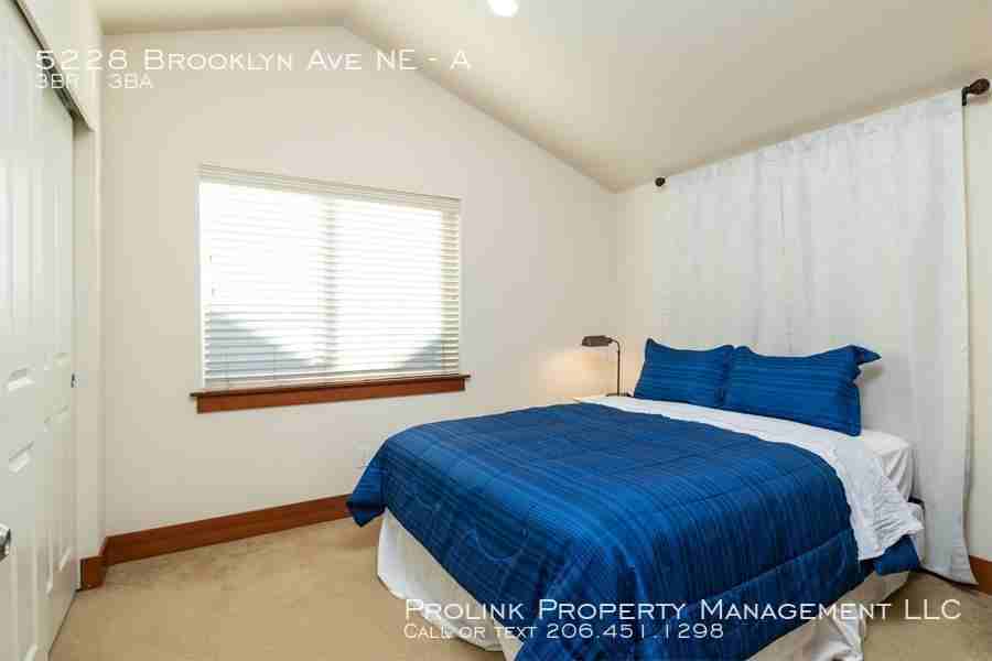 5228 Brooklyn Ave Ne #A - Photo 7 of 34