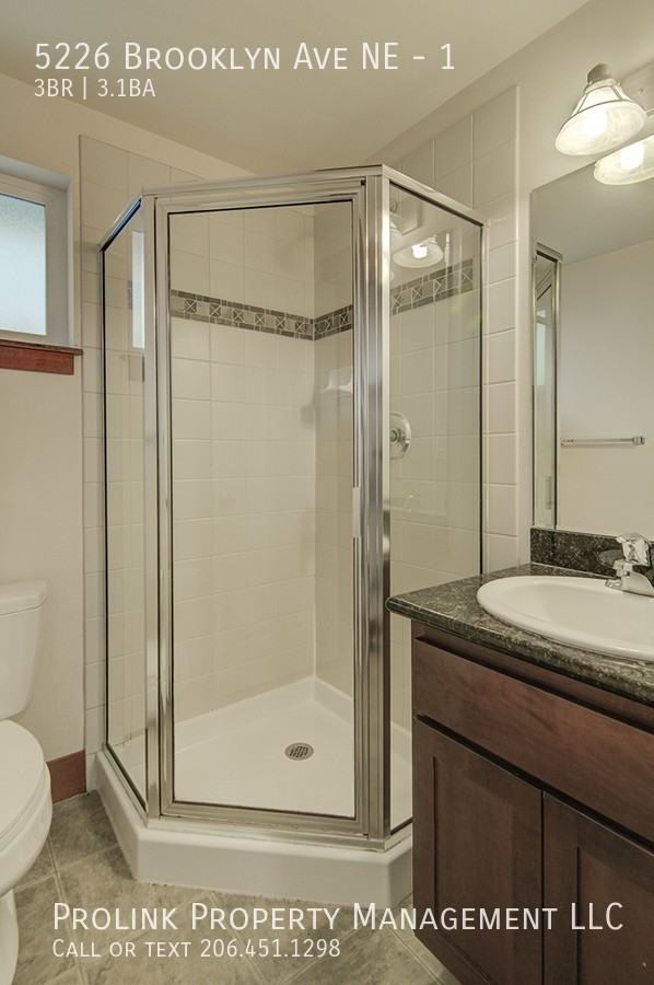 5226 Brooklyn Ave Ne #1 - Photo 6 of 15