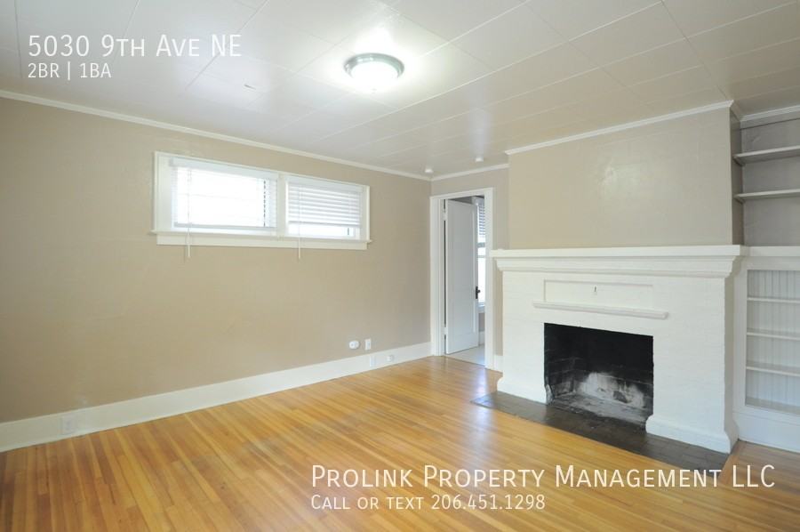 5030 9th Ave Ne - Photo 2 of 13