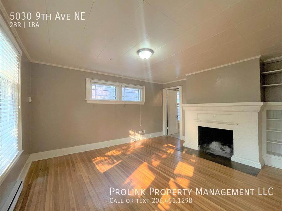 5030 9th Ave Ne - Photo 3 of 13