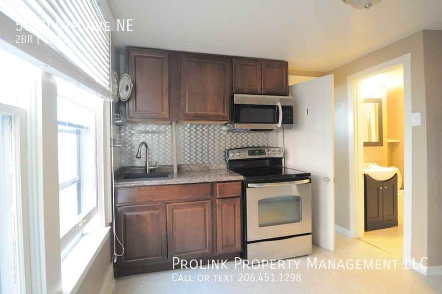 5030 9th Ave Ne - Photo 4 of 13