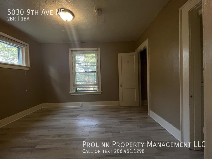 5030 9th Ave Ne - Photo 7 of 13
