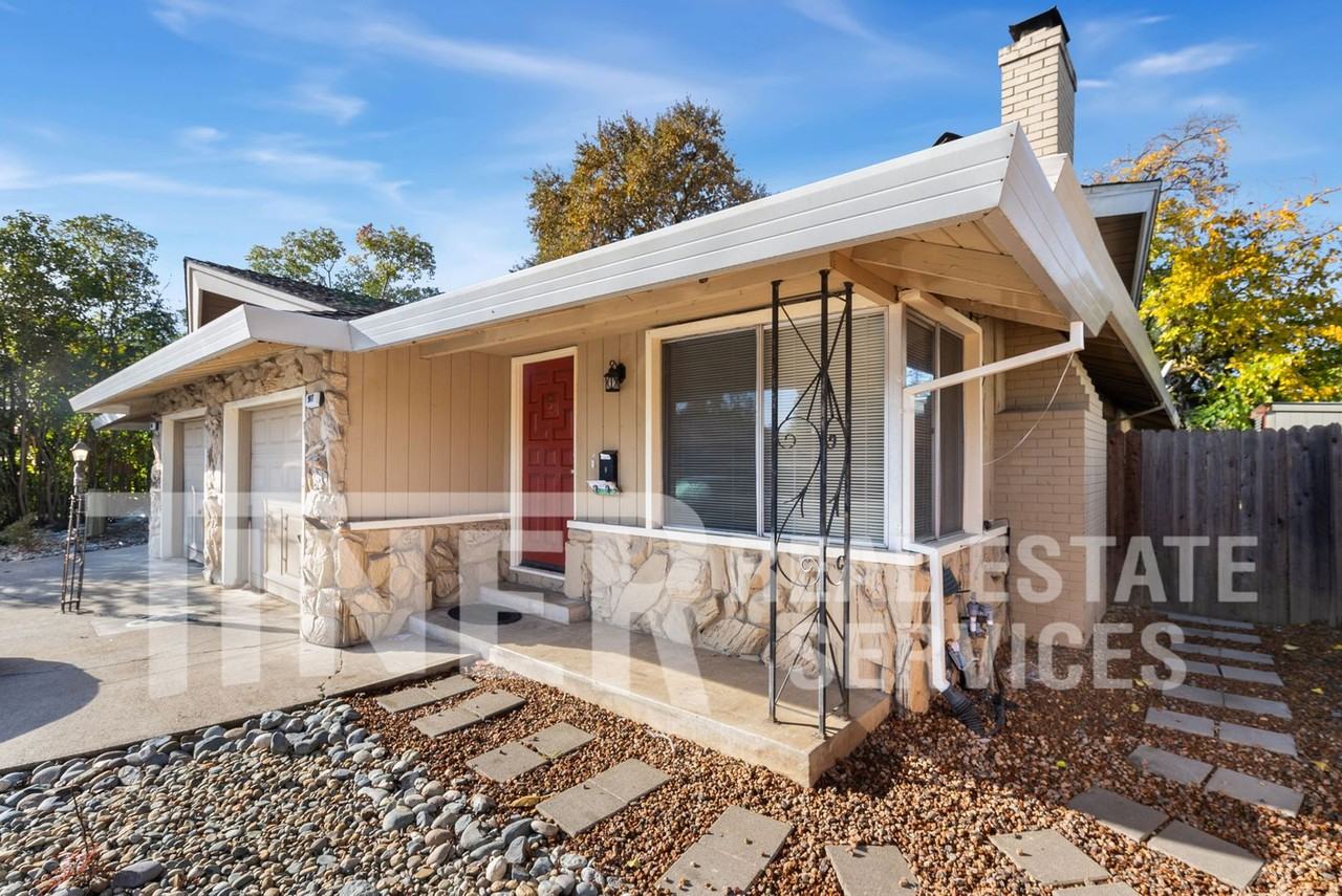 917 Bell St - Photo 2 of 21