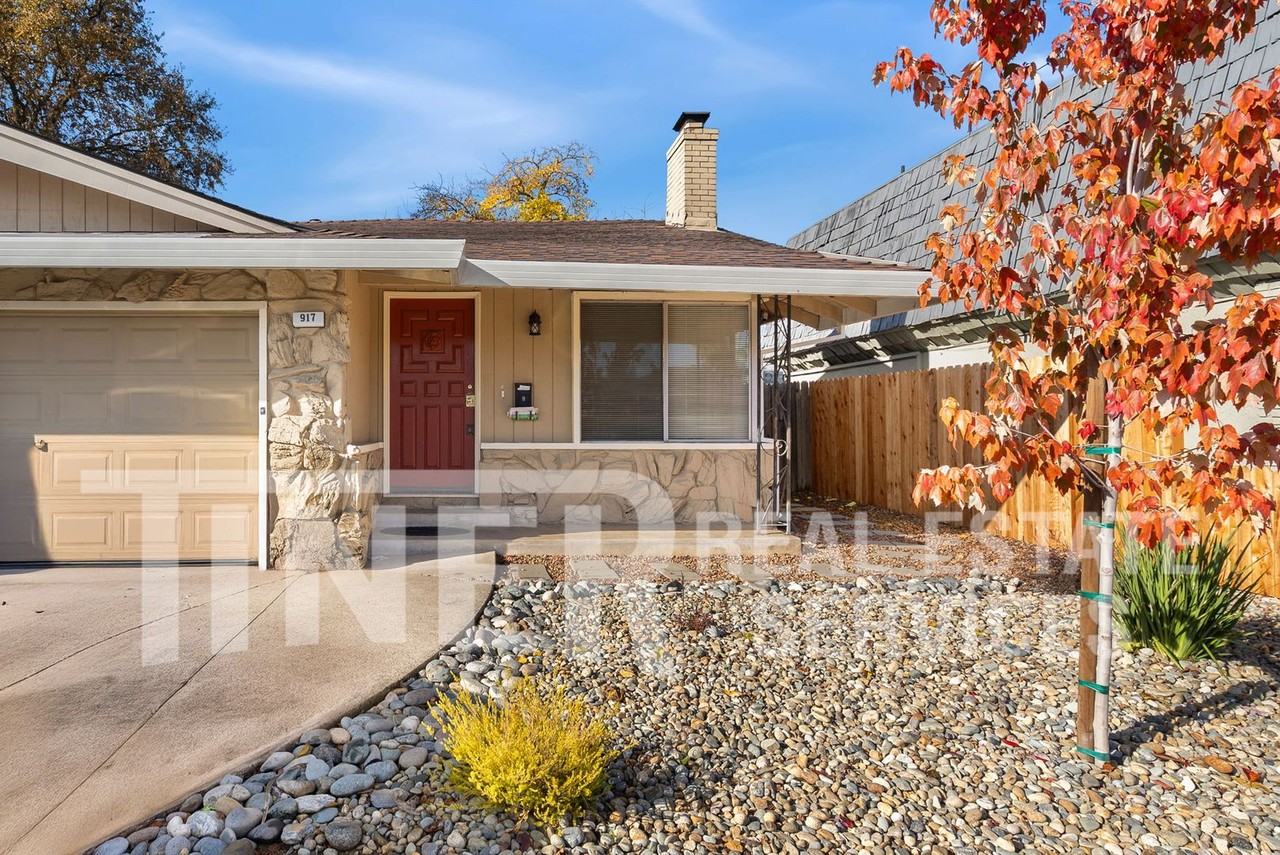 917 Bell St - Photo 3 of 21