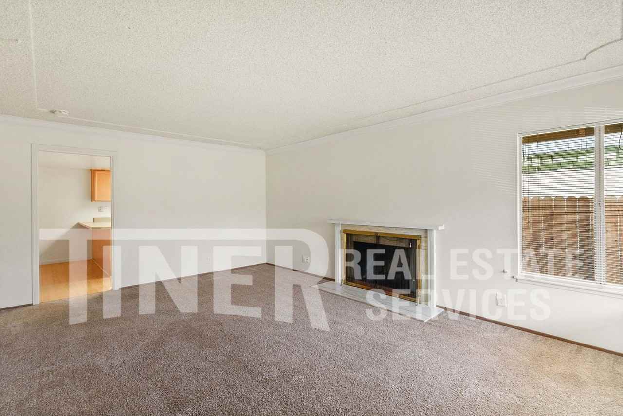 917 Bell St - Photo 6 of 21