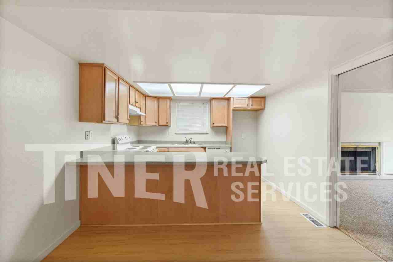 917 Bell St - Photo 7 of 21