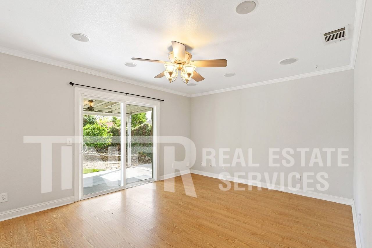 5021 Priscilla Ln - Photo 5 of 24