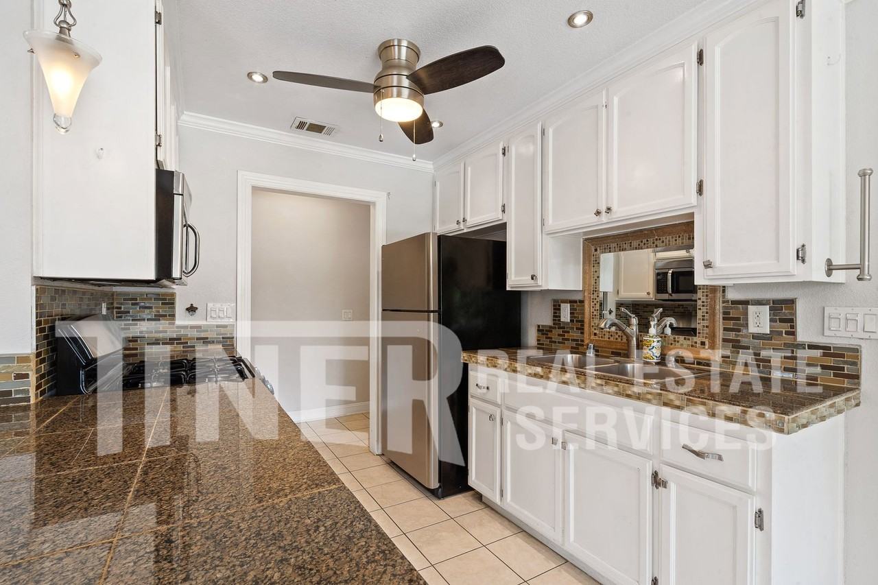 5021 Priscilla Ln - Photo 7 of 24