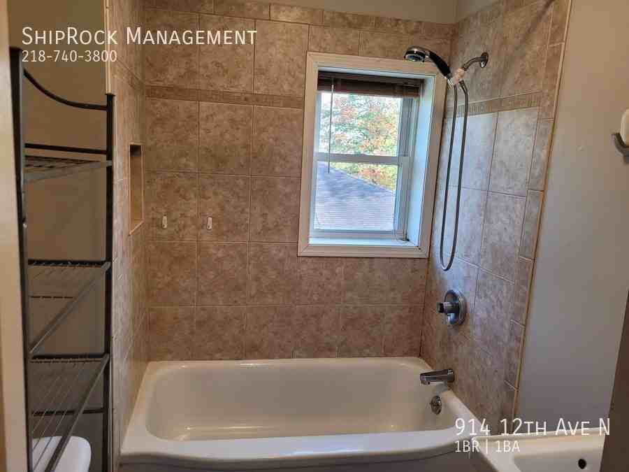 914 12th Ave N - Photo 4 of 4