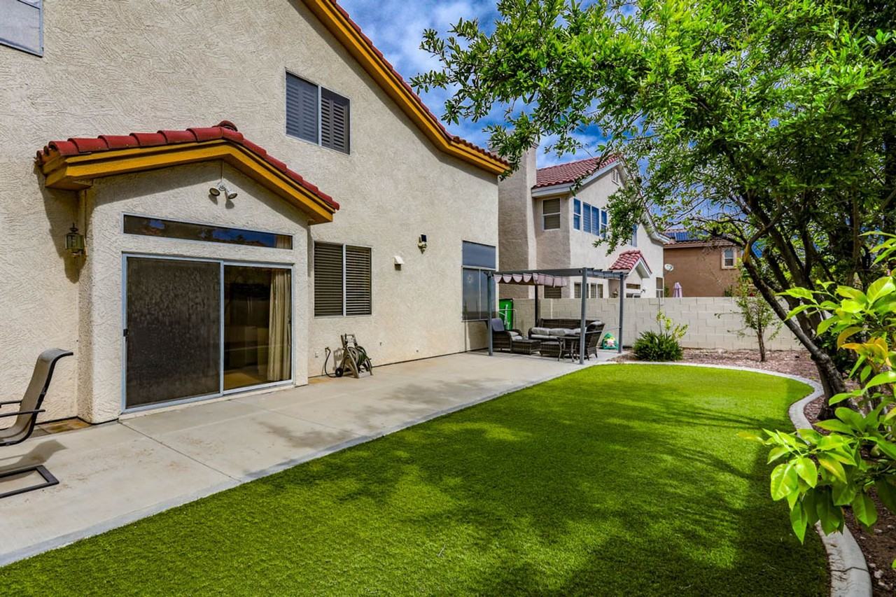 2120 Waterbury Ln - Photo 4 of 46