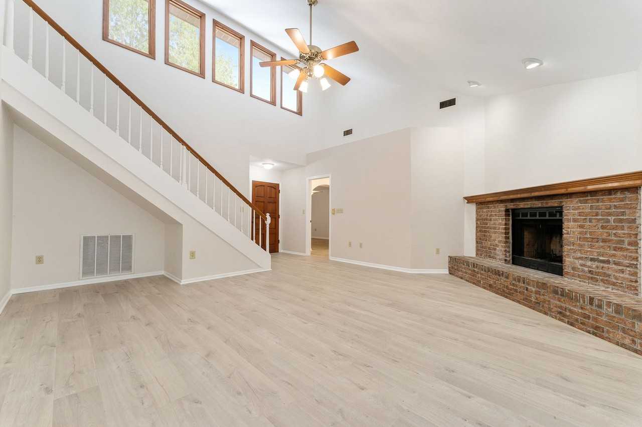 6632 Nw 52nd Ter - Photo 6 of 33