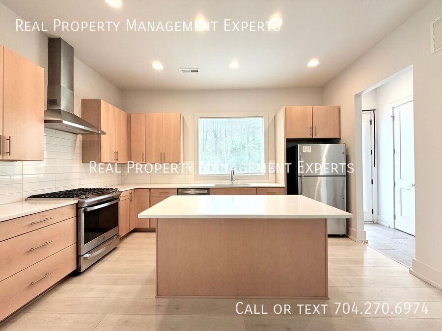 4115 Merlane Dr - Photo 2 of 24