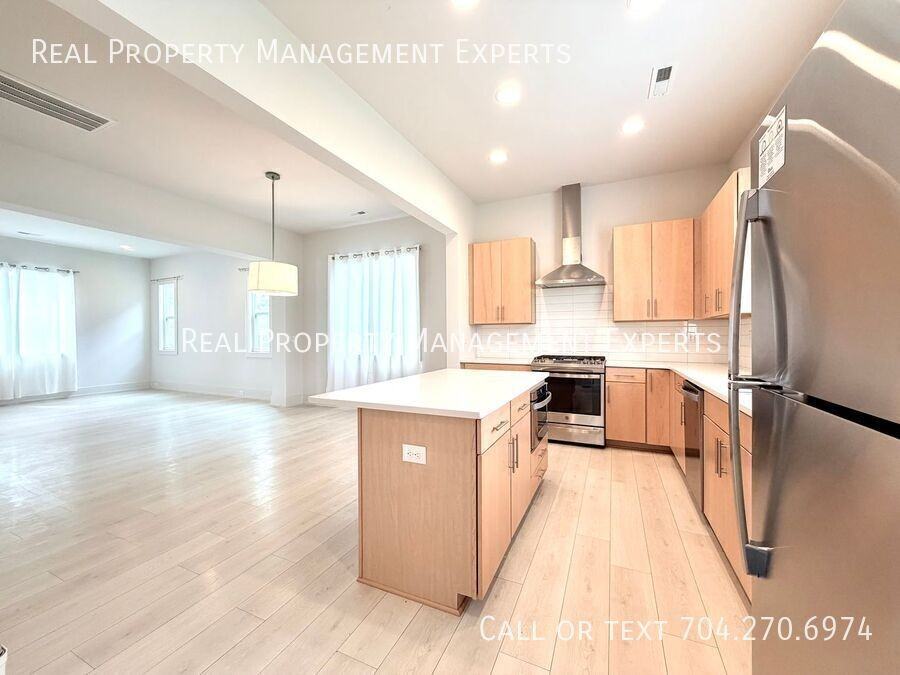 4115 Merlane Dr - Photo 3 of 24