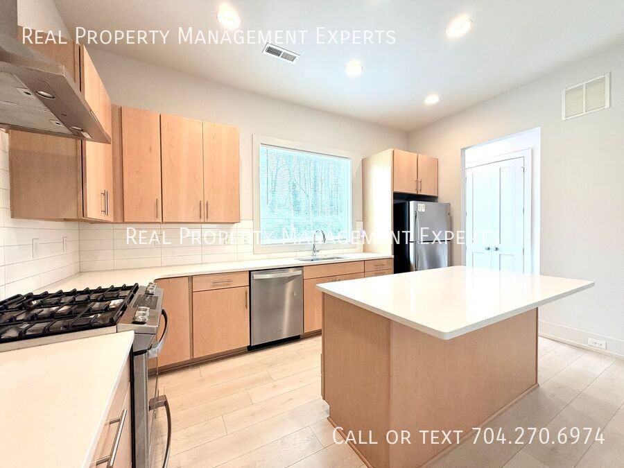 4115 Merlane Dr - Photo 5 of 24