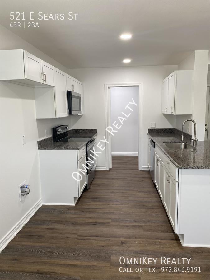 521 E Sears St - Photo 5 of 19
