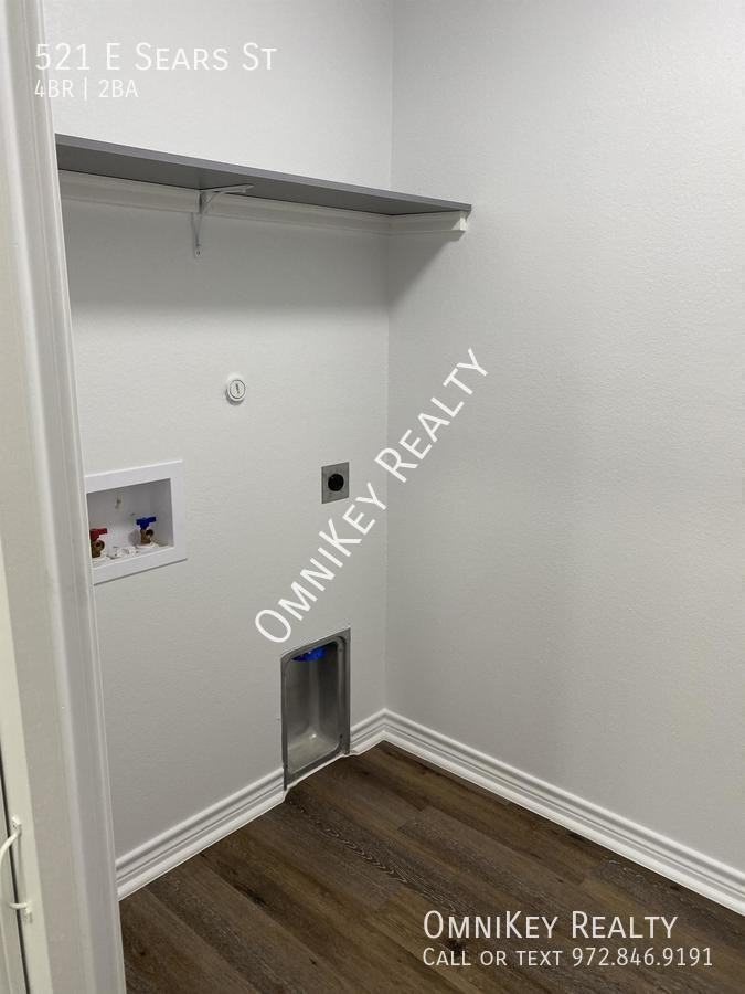 521 E Sears St - Photo 6 of 19