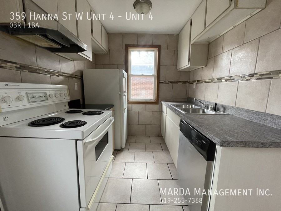 359 Hanna St W Unit 4 #4 - Photo 3 of 10